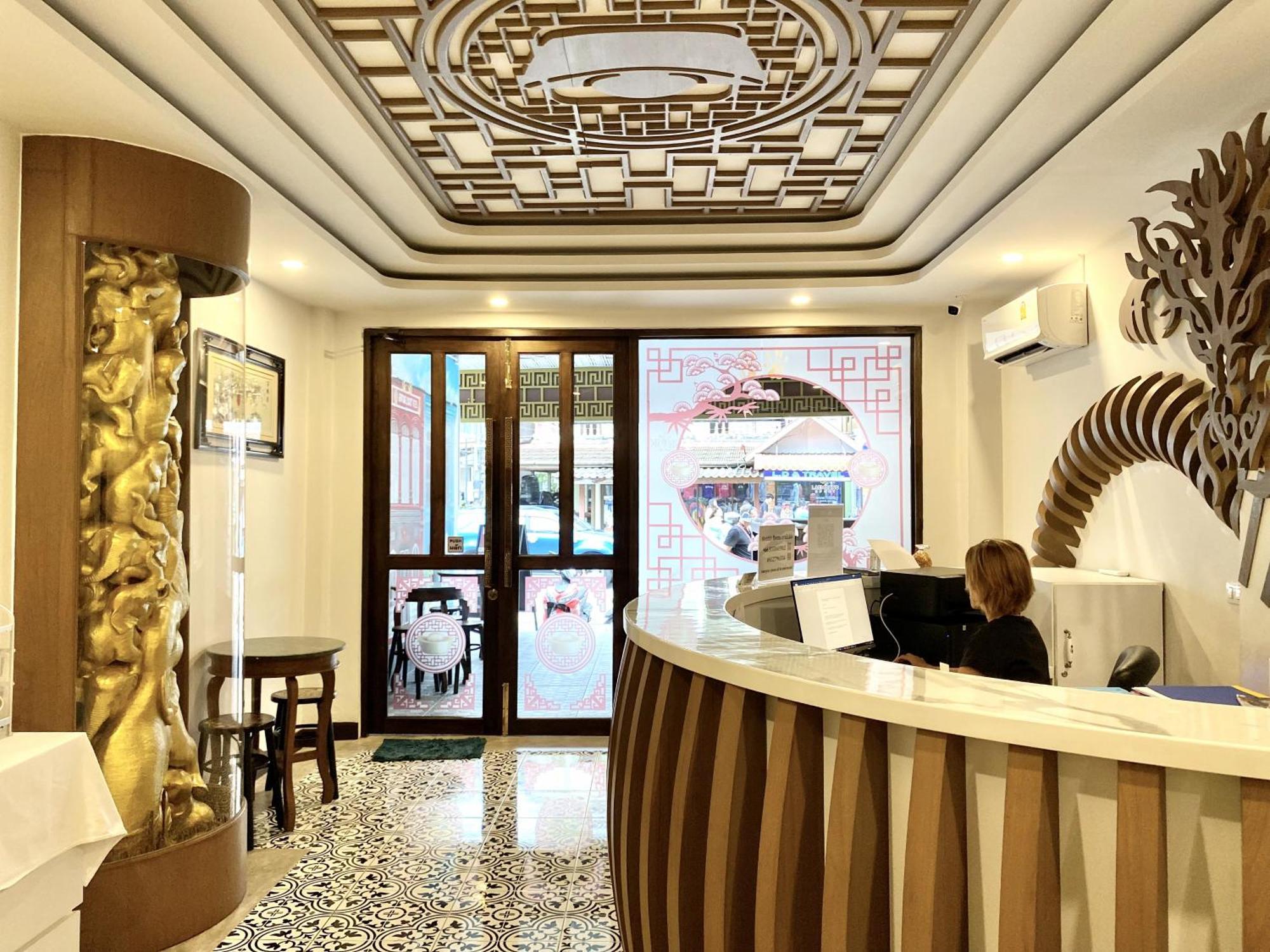 Sunray Beach Hotel Patong Екстериор снимка
