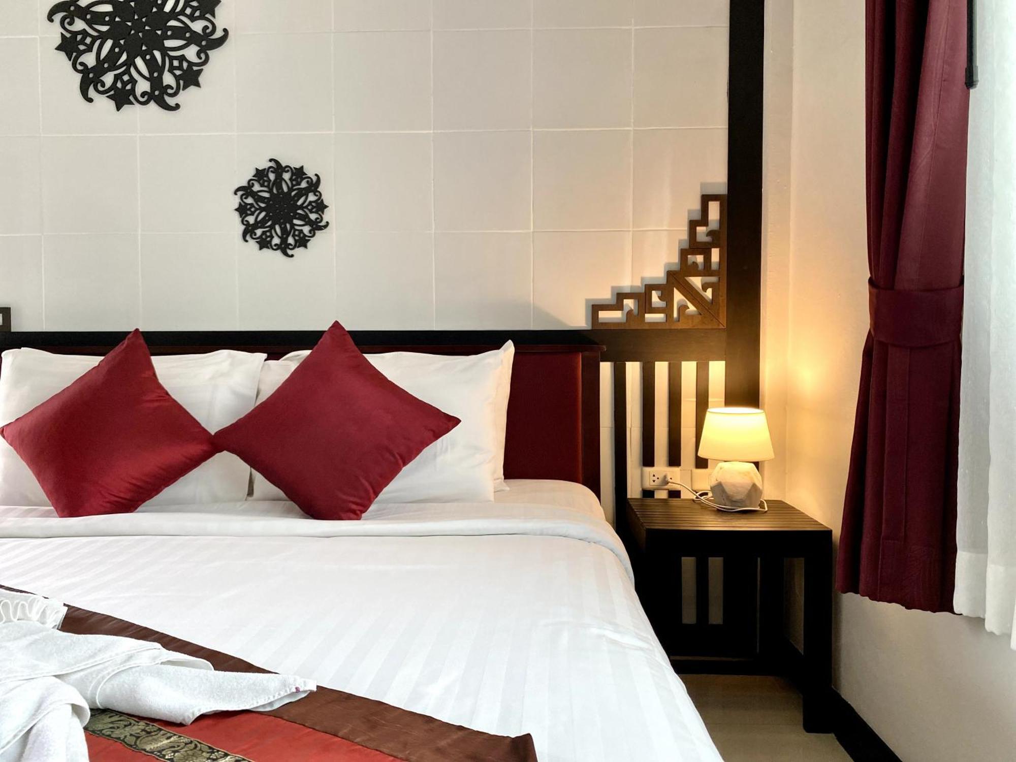 Sunray Beach Hotel Patong Екстериор снимка