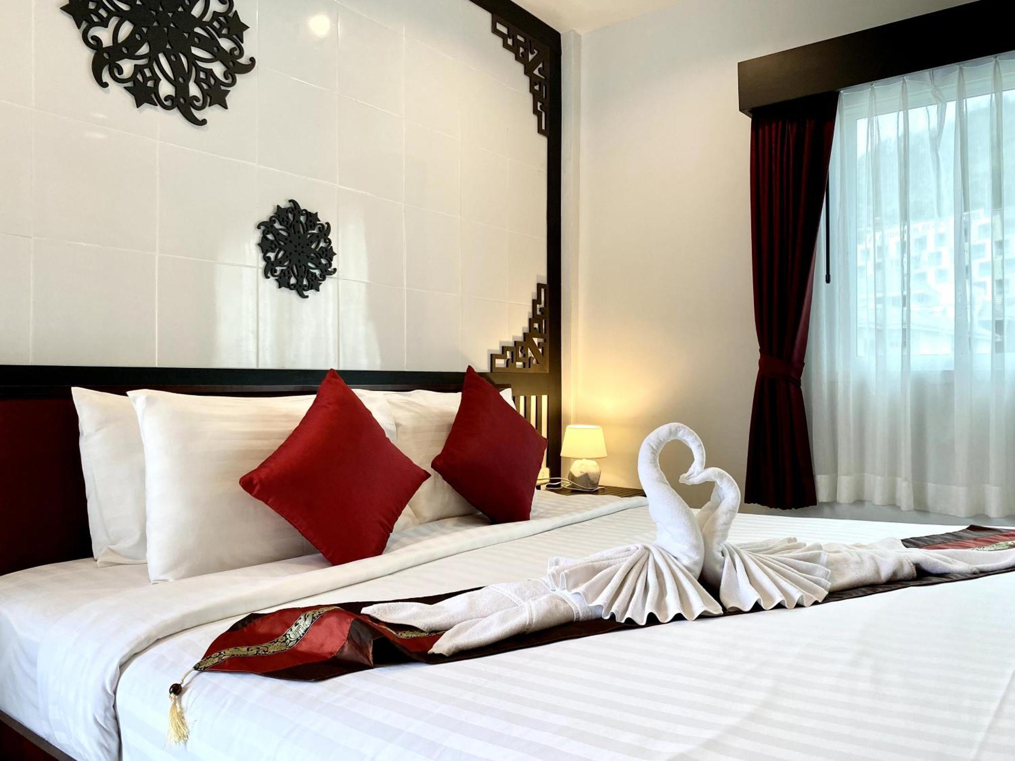 Sunray Beach Hotel Patong Екстериор снимка