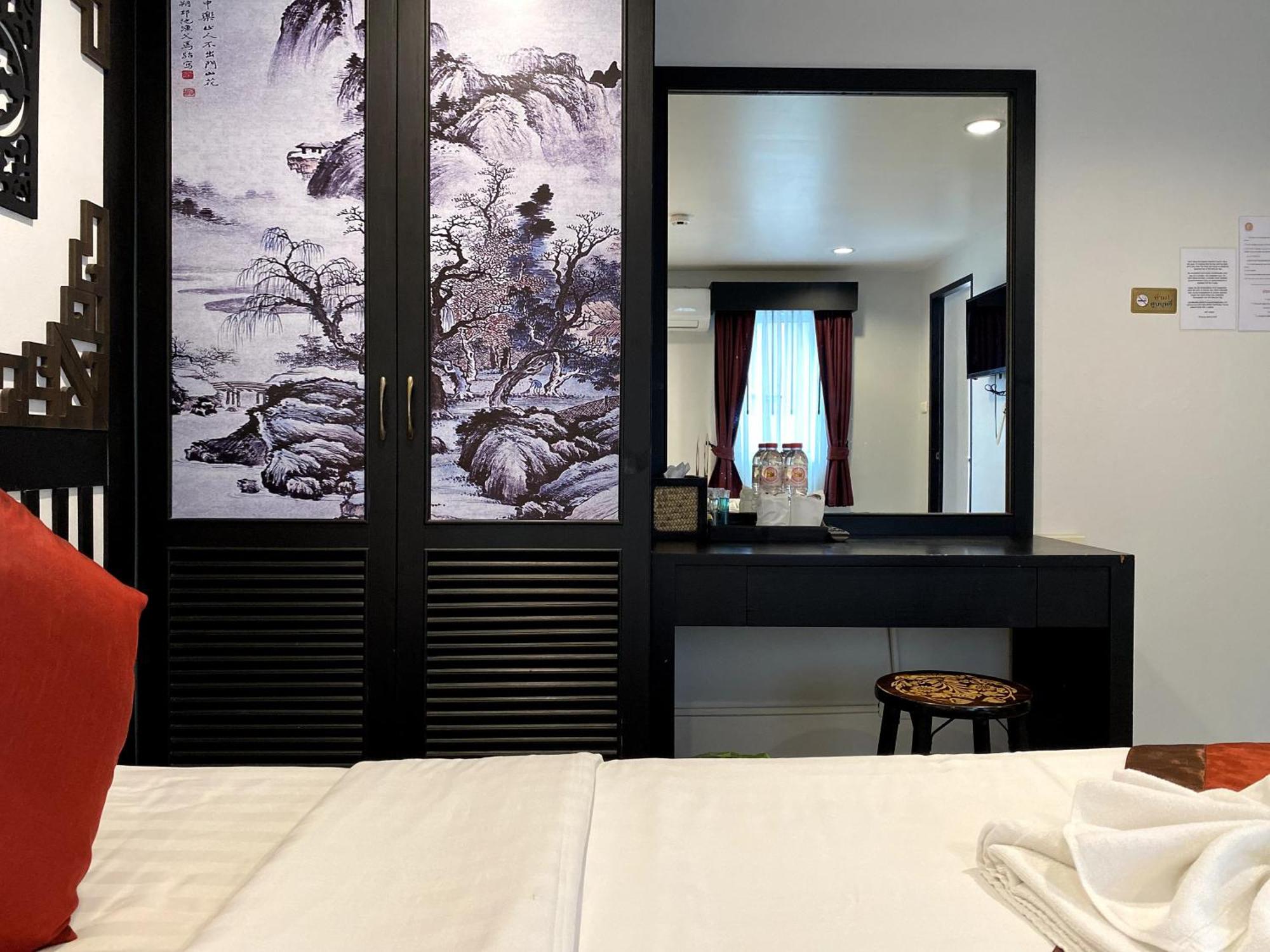 Sunray Beach Hotel Patong Екстериор снимка