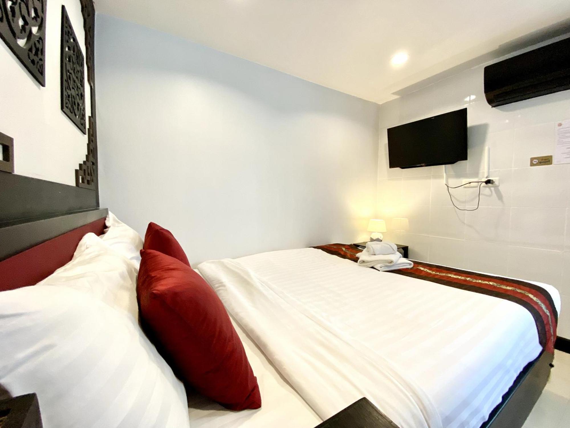 Sunray Beach Hotel Patong Екстериор снимка