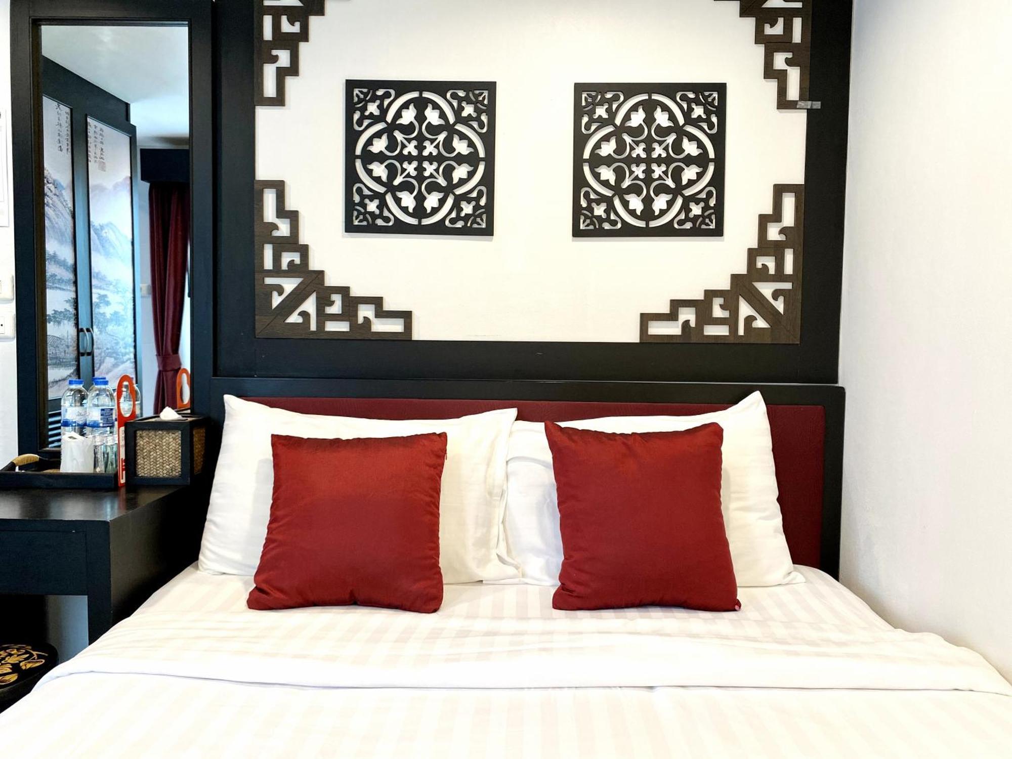 Sunray Beach Hotel Patong Екстериор снимка